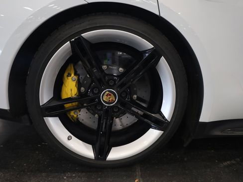 Used 2020 Porsche Taycan Turbo S image 11
