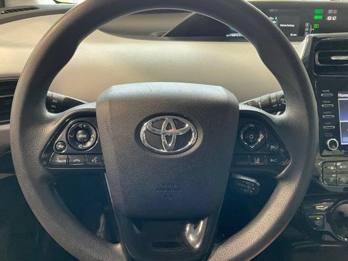 Used 2022 Toyota Prius LE FWD image 11