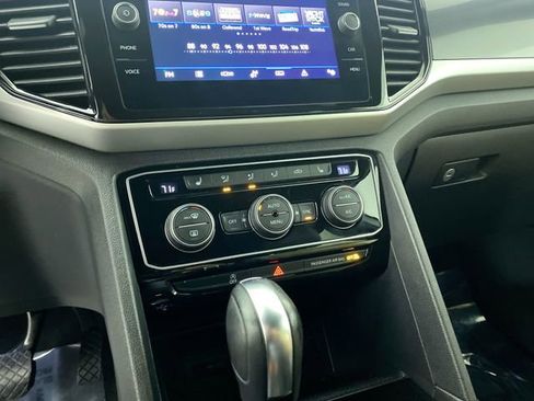 Used 2022 Volkswagen Atlas Cross Sport SE image 8