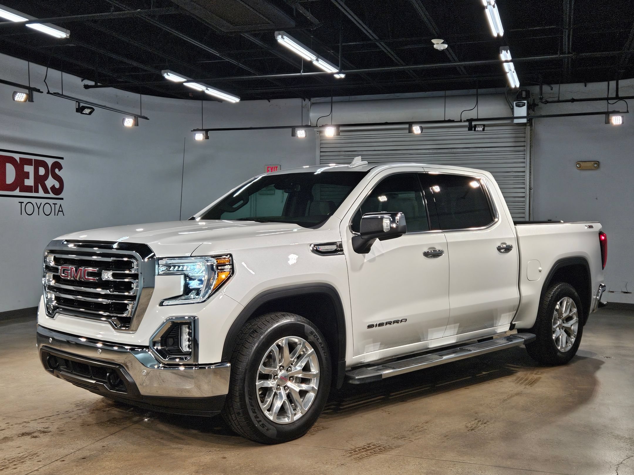 Used 2020 GMC Sierra 1500 SLT AWD/4WD image 3