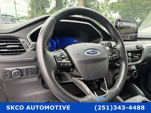 Used 2022 Ford Escape SEL w/ Technology Package FWD image 19