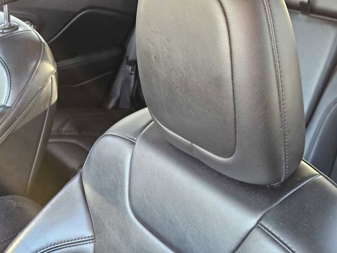 Used 2020 Jeep Cherokee Latitude Plus image 13