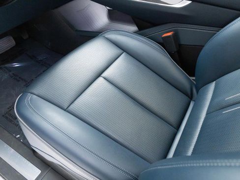 Used 2025 Cadillac Escalade IQ Luxury 2 image 32