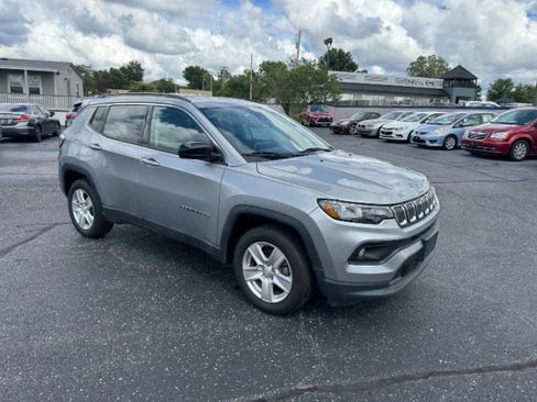 Used 2022 Jeep Compass Latitude AWD/4WD image 6