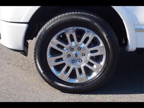 Used 2014 Ford F150 Platinum image 10