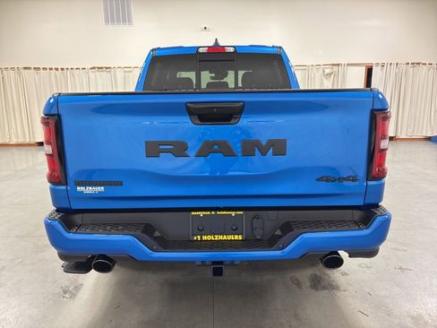 New 2026 RAM 1500 4x4 Crew Cab image 7