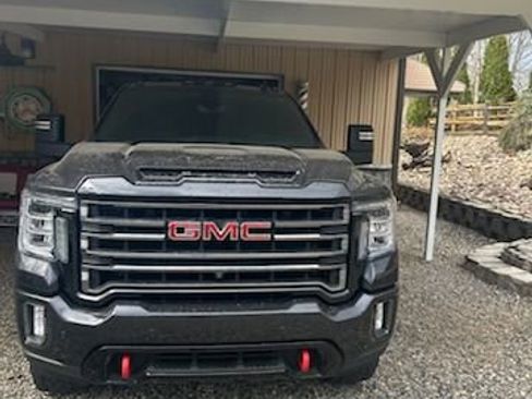 Used 2020 GMC Sierra 2500 AT4 w/ AT4 Premium Package AWD/4WD image 2