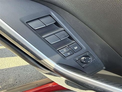 Used 2019 Toyota RAV4 Limited image 10