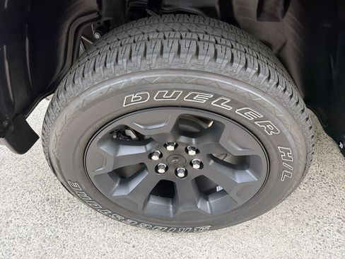 Used 2025 RAM 1500 Big Horn AWD/4WD image 15