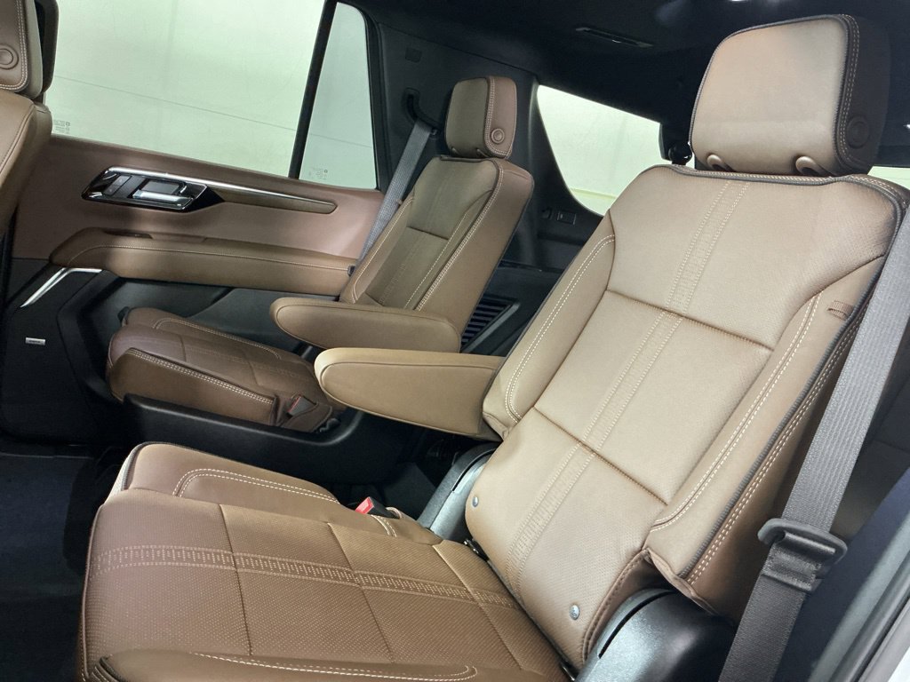New 2027 Chevrolet Tahoe High Country w/ LPO, Dark Essentials Package AWD/4WD image 8