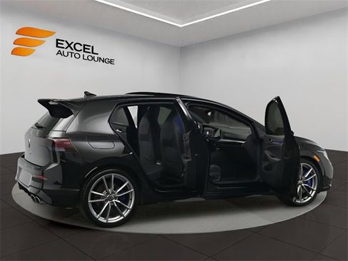 Used 2024 Volkswagen Golf R image 57
