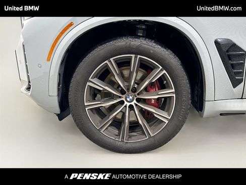 Used 2024 BMW X5 sDrive40i w/ M Sport Package RWD image 2