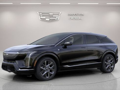 New 2027 Cadillac Optiq Luxury w/ LPO, Floor Liner Package AWD/4WD image 11