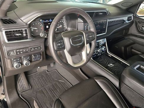 Used 2021 GMC Yukon Denali w/ Denali Ultimate Package image 11