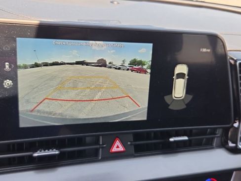 Used 2023 Kia Sportage EX image 13