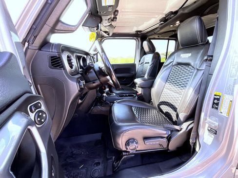 Used 2021 Jeep Gladiator Overland AWD/4WD image 10