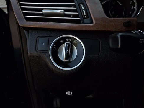Used 2013 Mercedes-Benz E 350 Sedan image 13