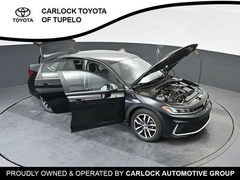 Used 2025 Volkswagen Jetta SE w/ Sunroof Package image 47