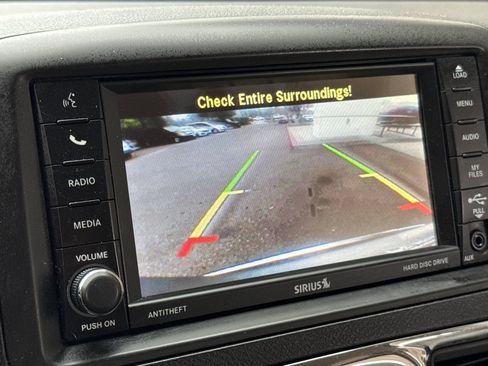 Used 2013 Chrysler Town & Country Touring image 24