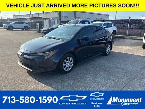 Used 2024 Toyota Corolla LE FWD image 1