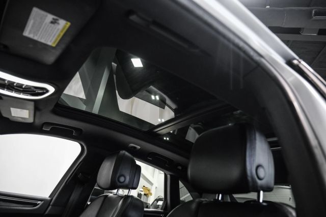 Used 2018 Porsche Macan Sport Edition AWD/4WD image 6