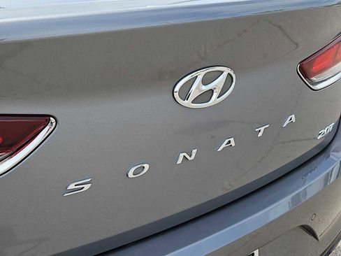 Used 2018 Hyundai Sonata Limited image 12