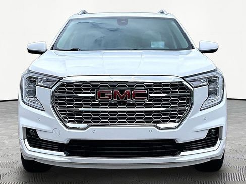 Used 2023 GMC Terrain Denali w/ Denali Premium Package AWD/4WD image 3