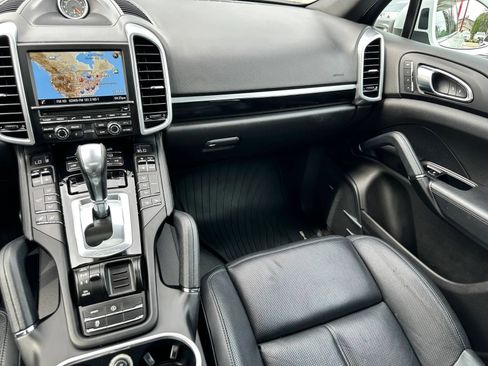 Used 2016 Porsche Cayenne AWD/4WD image 13