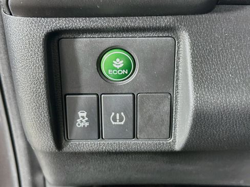 Used 2022 Honda HR-V LX image 9