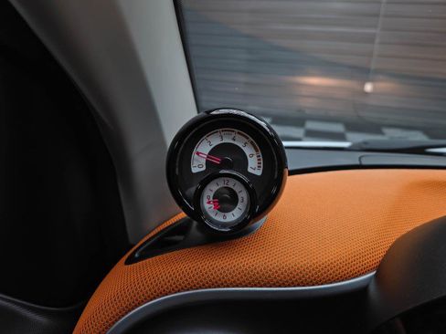 Used 2016 smart fortwo passion RWD image 21