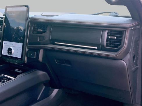 Used 2024 Ford Expedition Platinum RWD image 18
