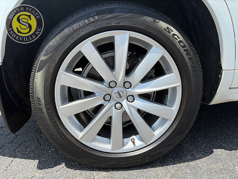 Used 2017 Volvo XC90 T6 Momentum w/ Vision Package AWD/4WD image 9