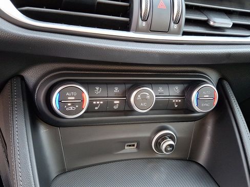 Used 2024 Alfa Romeo Stelvio Ti image 16