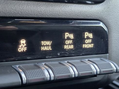 Used 2022 RAM 1500 Big Horn AWD/4WD image 9