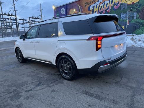 Used 2026 Kia Carnival SX image 3