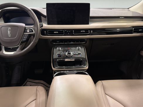 Used 2023 Lincoln Nautilus FWD w/ Premium Package image 22