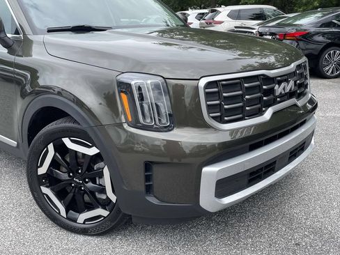 Used 2025 Kia Telluride S FWD image 9