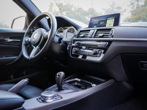 Used 2018 BMW M2 Coupe image 10