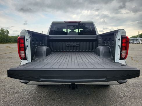 New 2026 GMC Sierra 1500 SLE w/ Preferred Package image 16