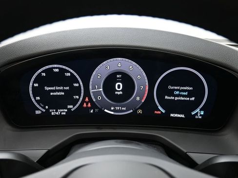 Certified 2025 Porsche Panamera RWD image 11