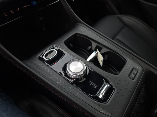 Used 2024 Jeep Wagoneer Launch Edition AWD/4WD image 27