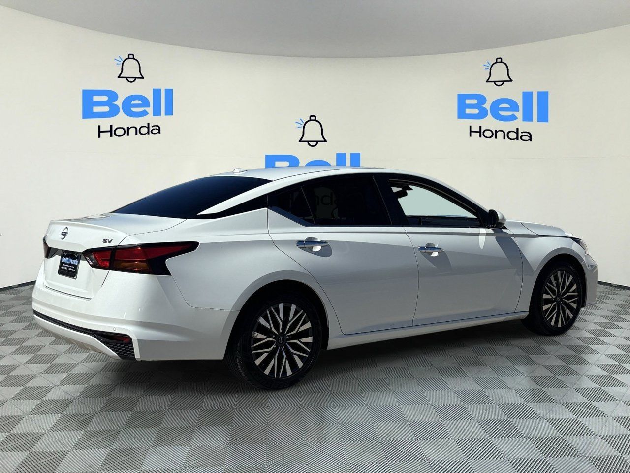 Used 2023 Nissan Altima 2.5 SV FWD image 4