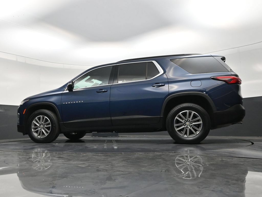 Used 2023 Chevrolet Traverse LT FWD image 18