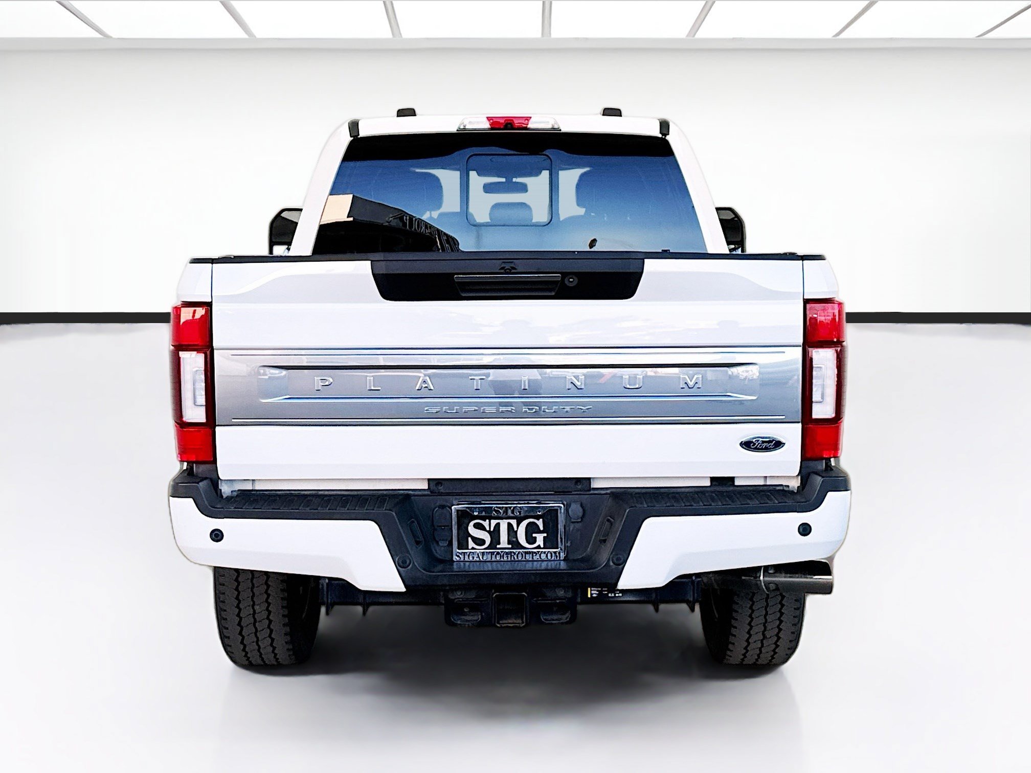 Used 2021 Ford F350 Platinum w/ FX4 Off-Road Package AWD/4WD image 5