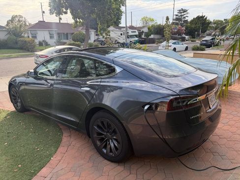 Used 2019 Tesla Model S 100D AWD/4WD image 4