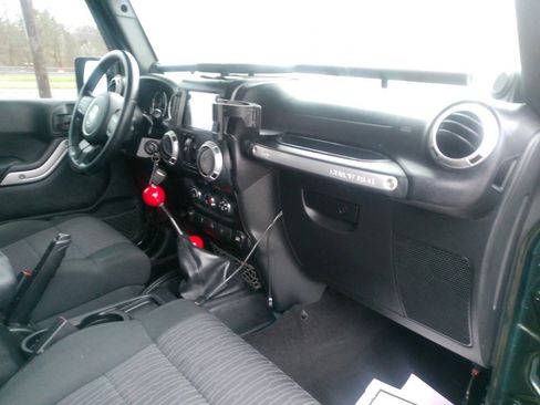 Used 2011 Jeep Wrangler Unlimited Rubicon w/ Dual Top Group image 35