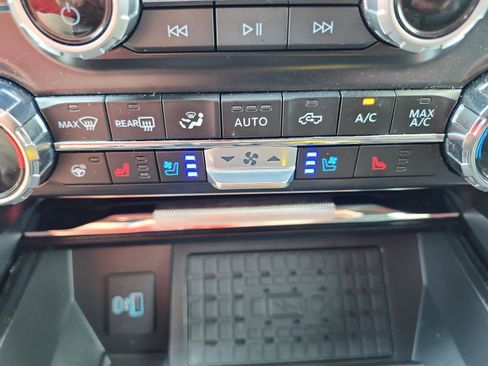 Used 2023 Ford F150 Lariat AWD/4WD image 19