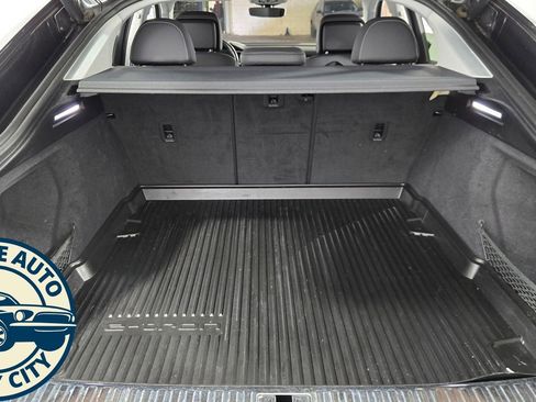 Used 2021 Audi e-tron Premium image 36