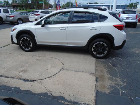 Used 2022 Subaru Crosstrek 2.0i Premium AWD/4WD image 5