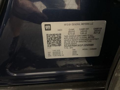 Used 2023 Buick Enclave Essence w/ LPO, Floor Liner Package FWD image 25